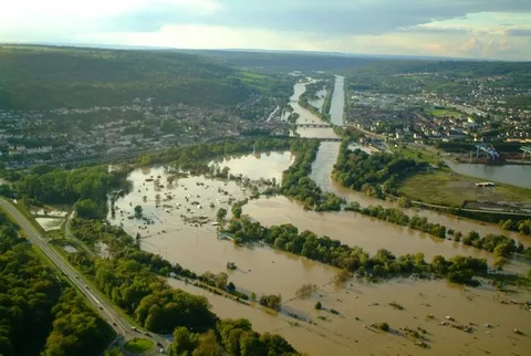 Le Madon en crue à la confluence avec la Moselle